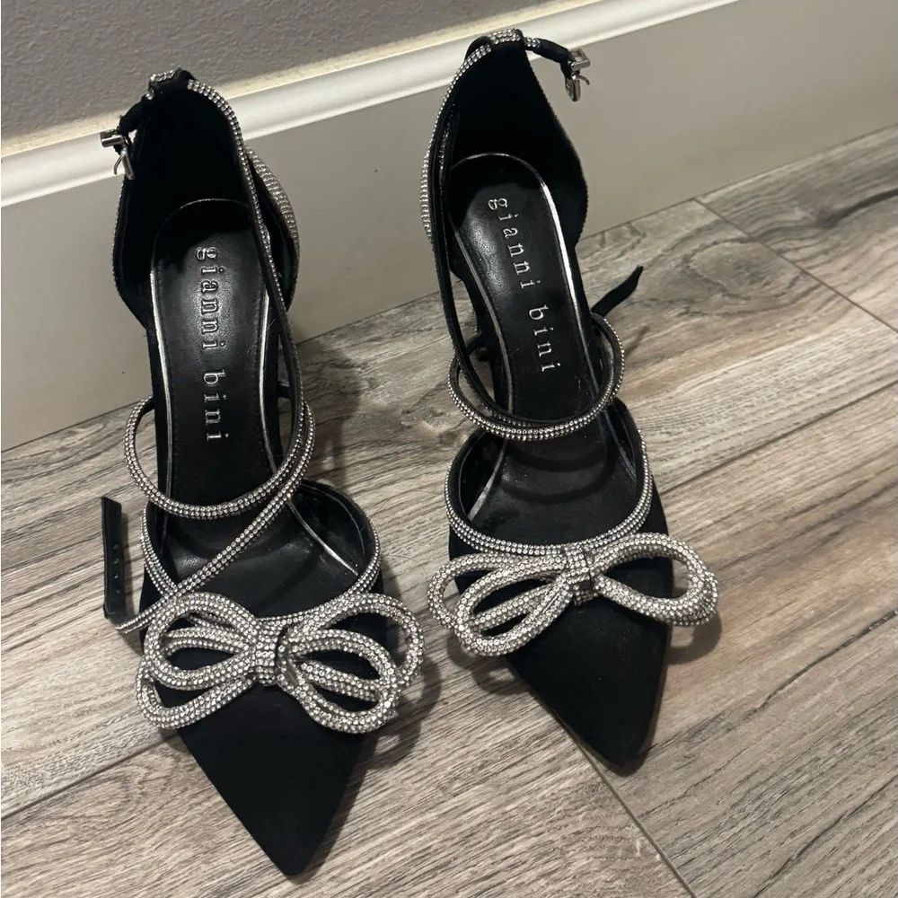 Gianni Bini Black Pointed-Toe Ankle-Strap Heels with Crystal Bow